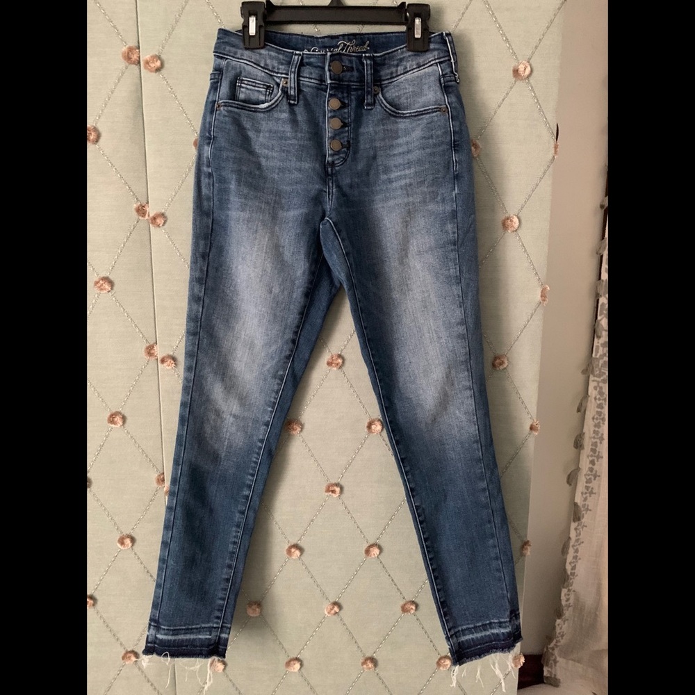 Universal Thread Denim Cropped Jeans